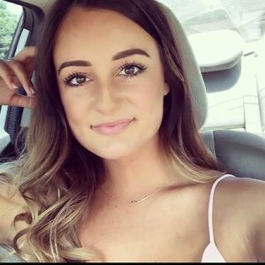 Meet your Posher, Dakota